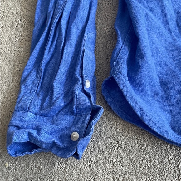 Universal Thread Button Down - Picture 4 of 5